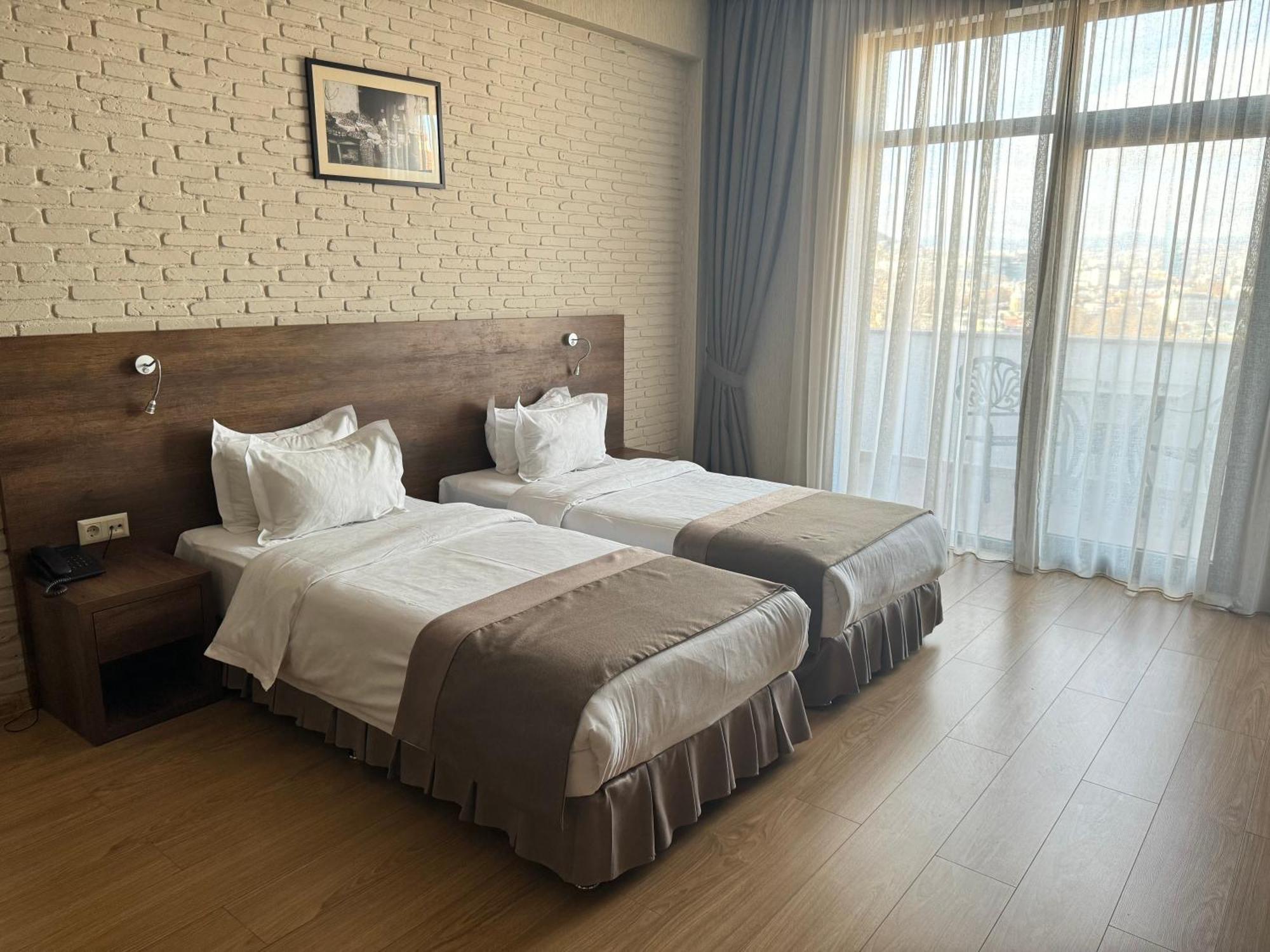 Hotel Metekhi Line Tbilisi Ngoại thất bức ảnh